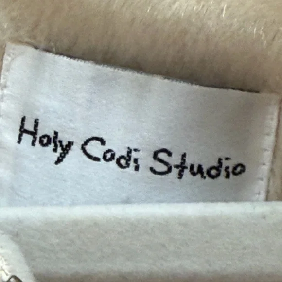 Elegant Cream Women's Jacket - Picture 3 of 3